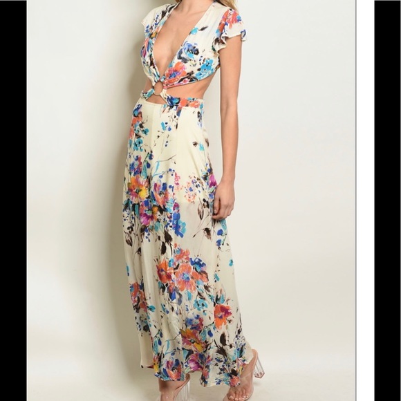 💗Beautiful cut out design boho Maxi dress 💕❤️ - Picture 3 of 6